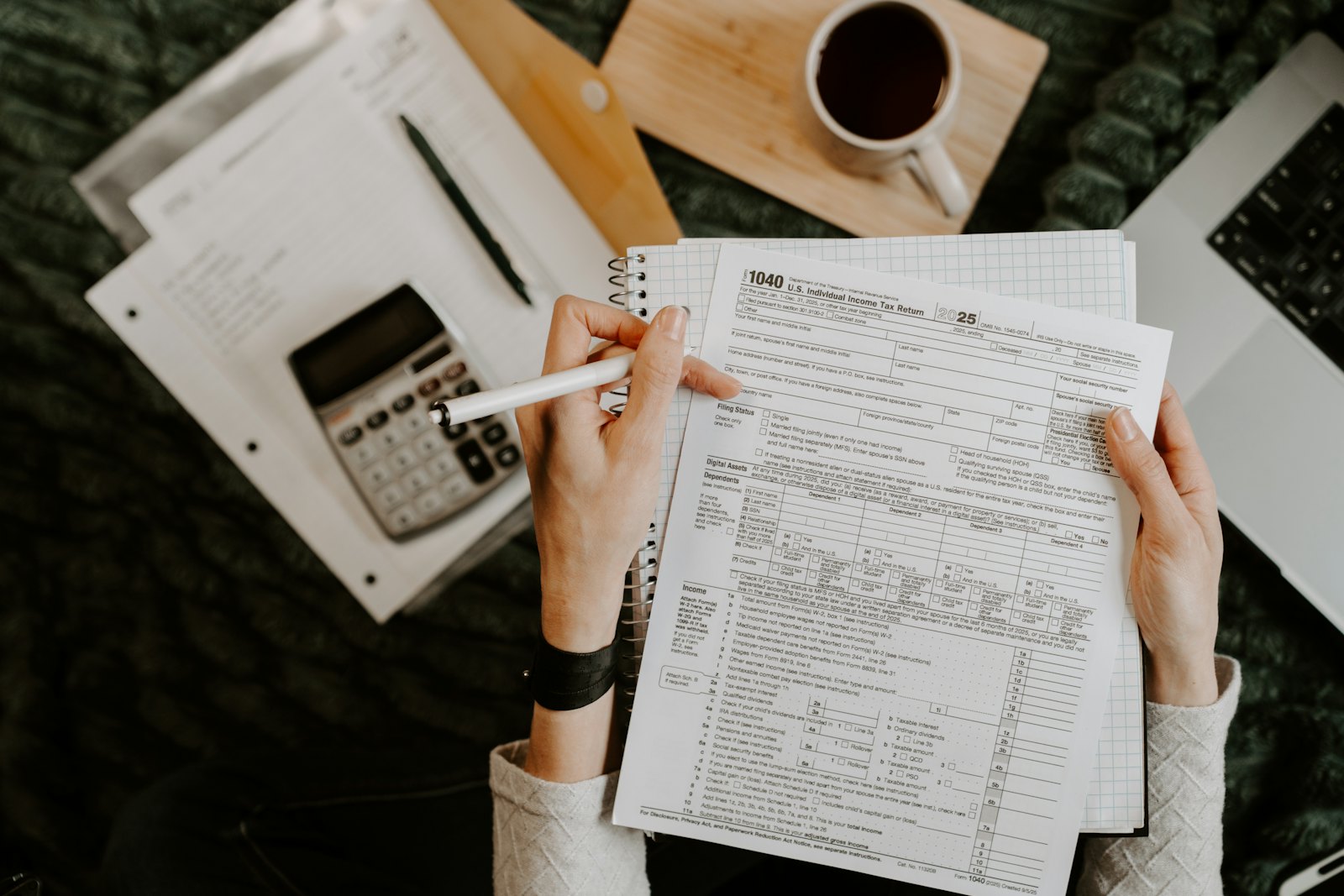 QuickBooks Online vs. Aplos for Churches: Which Should You Use?